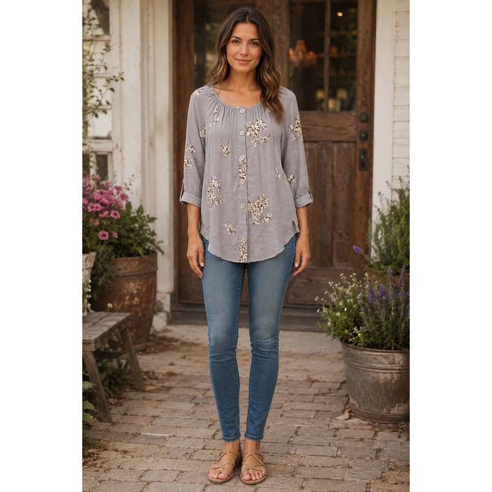 Anthropologie Figueroa & Flower Blouse Top Boho Floral Embroidered Tunic Gray PM